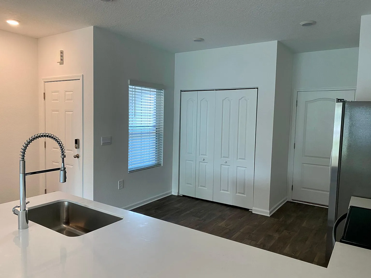 2 bed, 2.5 bath, 1210 sqft, $1,700 — Photo 3
