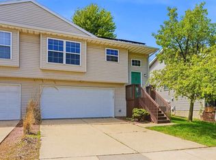 27 Jema Ct, Iowa City, IA 52246