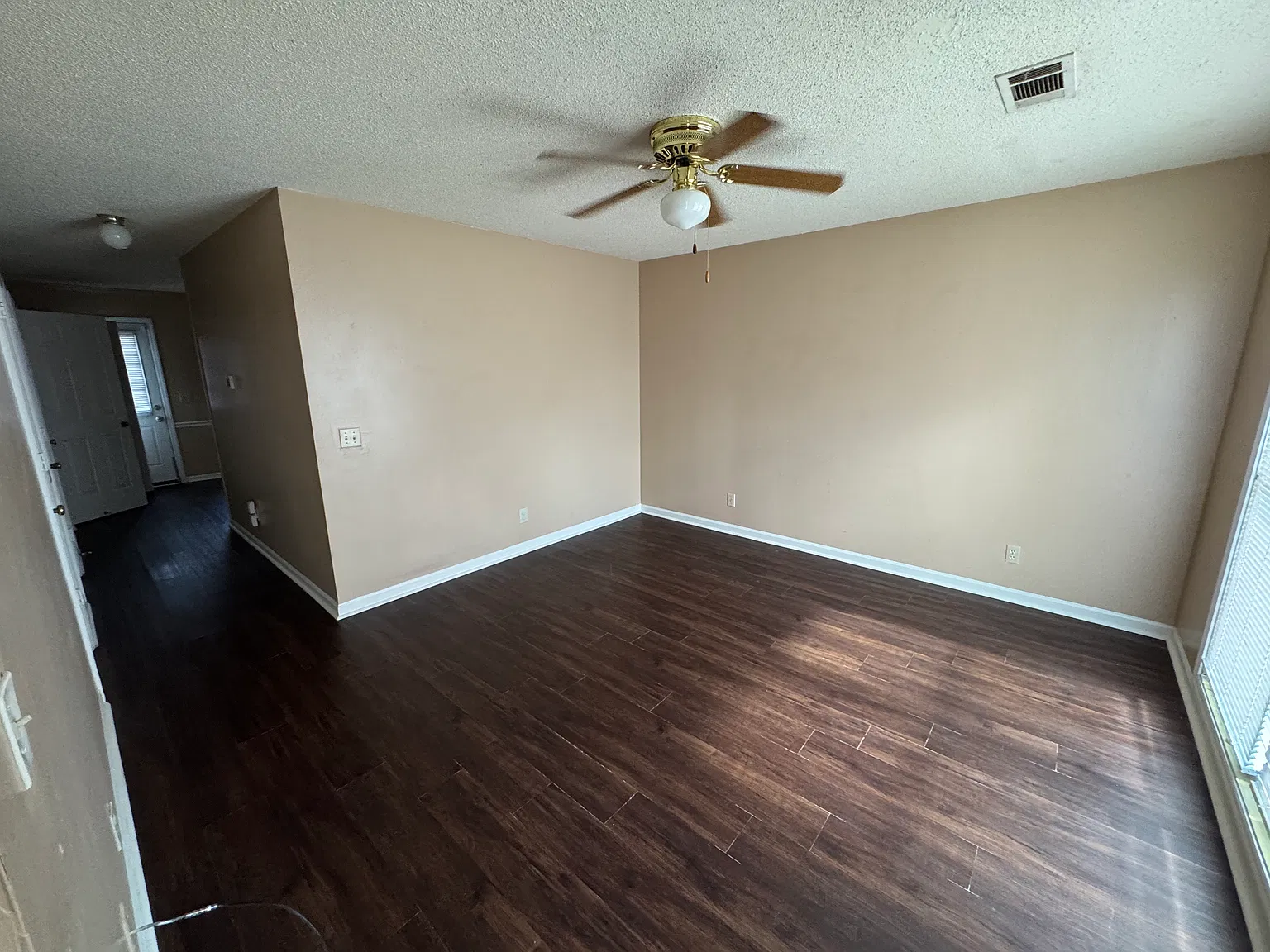 2 bed, 1.5 bath, 1000 sqft, $995 — Photo 4