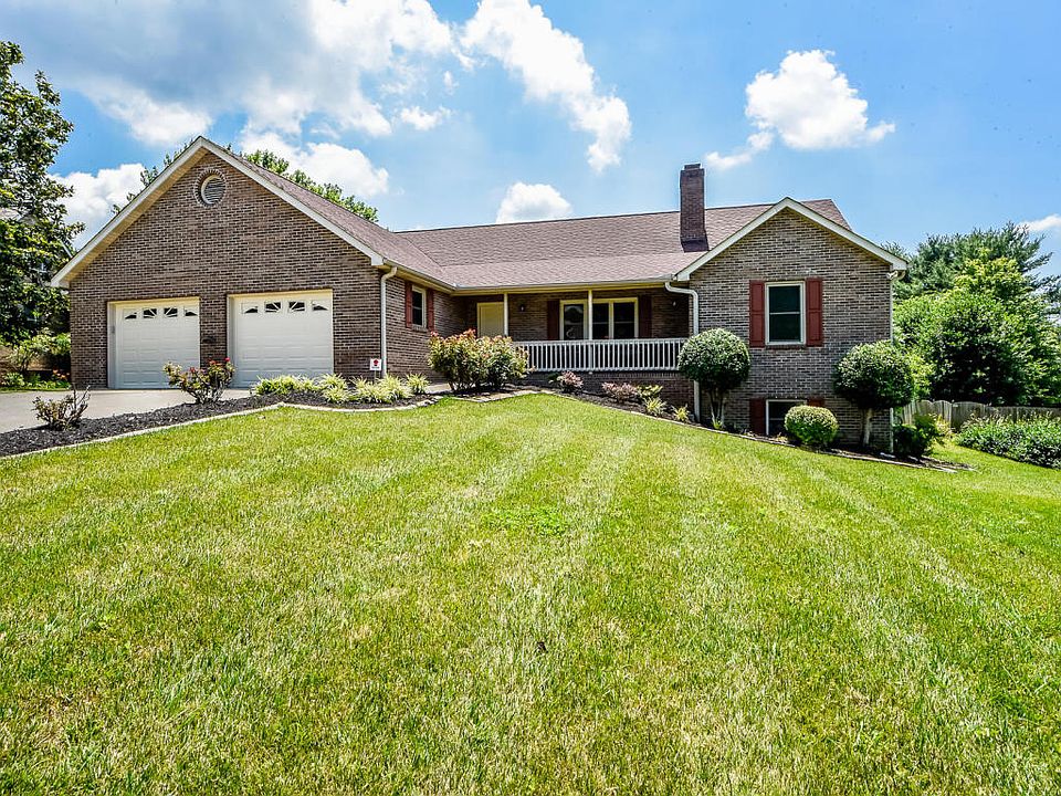 1st image of 10610 Eagle Glen Dr