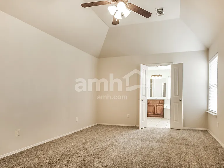 2401 S 10th St E — Photo 9