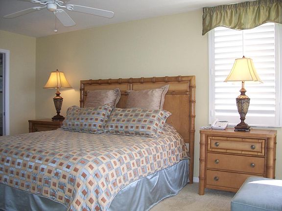 5th image of 5550 Heron Point Dr #19