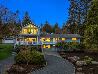 12671 Sunrise Dr NE, Bainbridge Island, WA, 98110