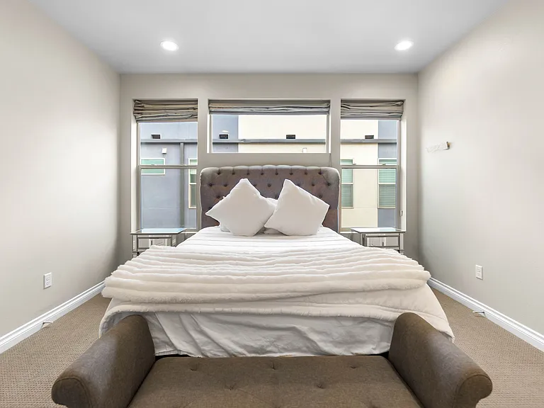 2051 N Downing St #2 — Photo 17