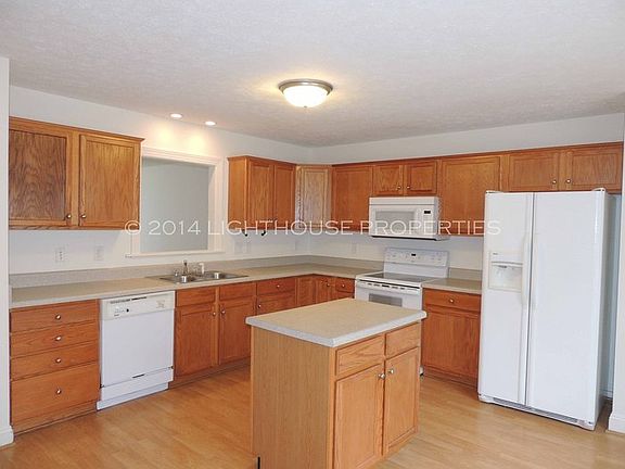 5th image of 703 Wyndhurst Dr