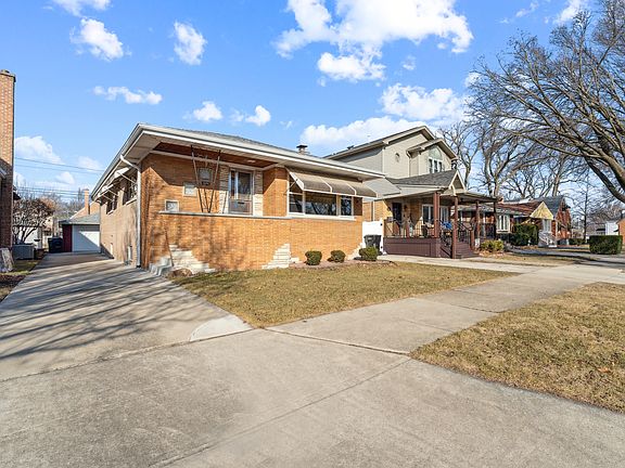 3rd image of 10546 S Christiana Ave