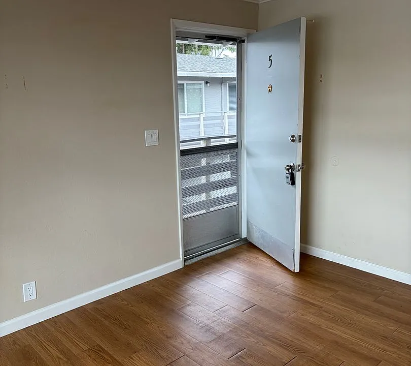 330 Ventura Ave