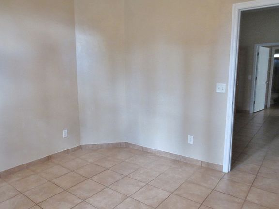 5th image of 167 SW Vann Ct