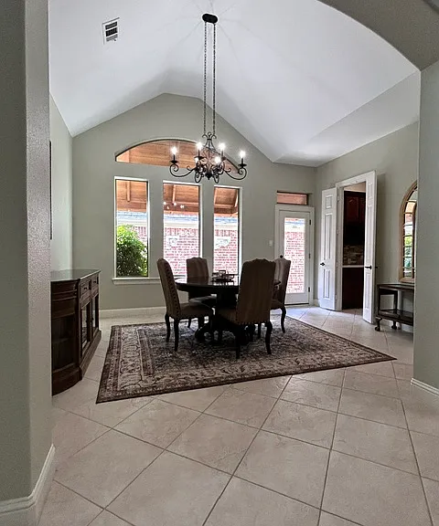 2045 Mason Dr — Photo 3