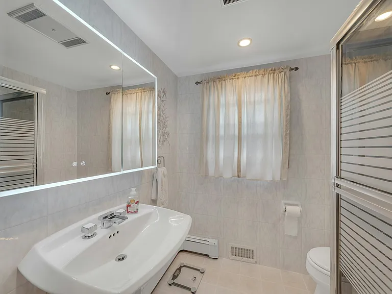 24 Cambridge Rd — Photo 10