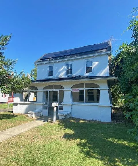 227 E High St — Photo 2