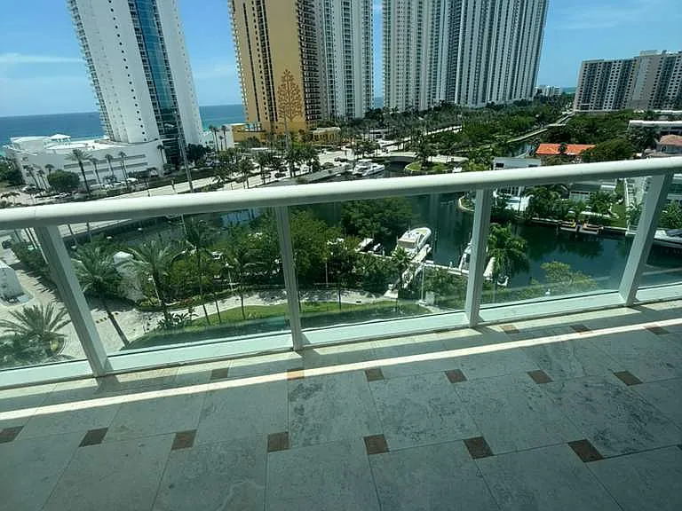 16400 Collins Ave #9 — Photo 2