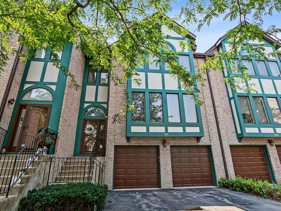 1st image of 933 W Essex Pl