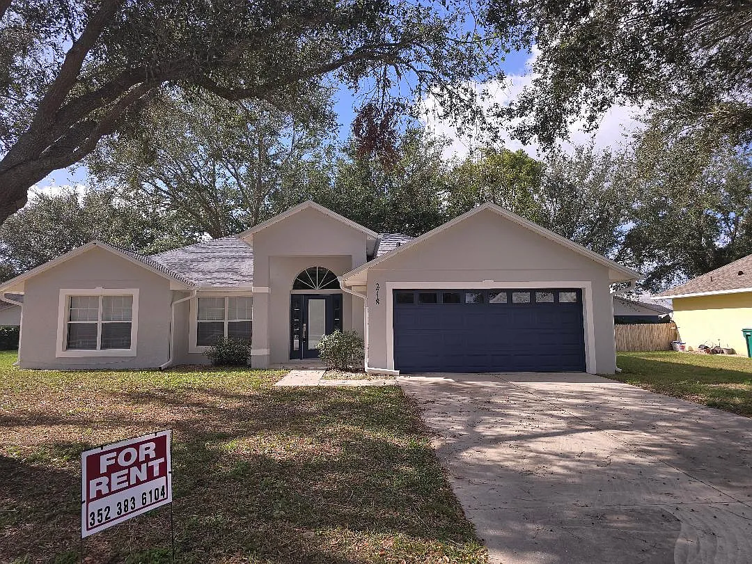 3 bed, 1400 sqft, $1,950 — Photo 1