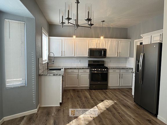 Kitchen/Breakfast Nook