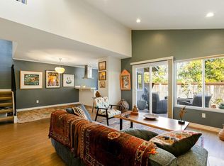 2033 Shady Tree Ln, Encinitas, CA 92024