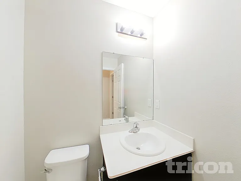 1352 Biscayne Grove Ln — Photo 13
