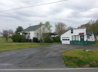 1047 Meadland Rd, Bridgeport, WV 26330