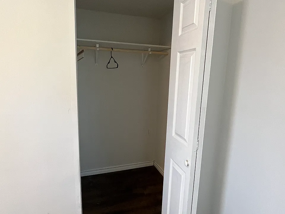 530 Elliott St E #2