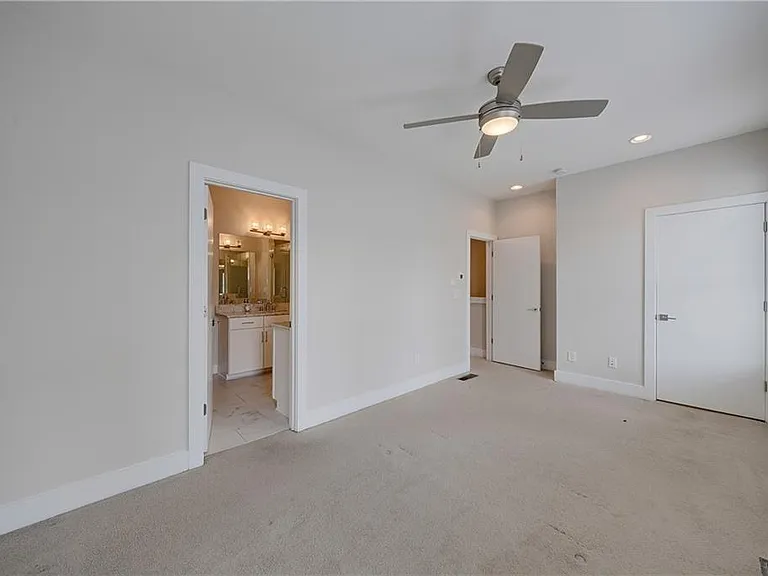 733 Taylor Ct NE — Photo 28