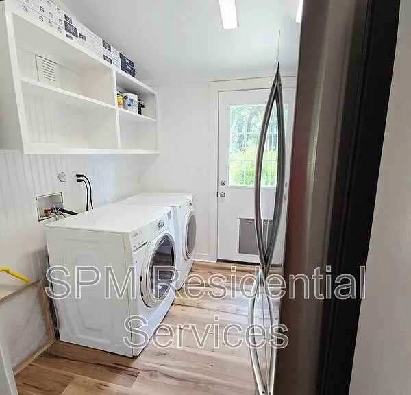 107 Myrtle Ave — Photo 11