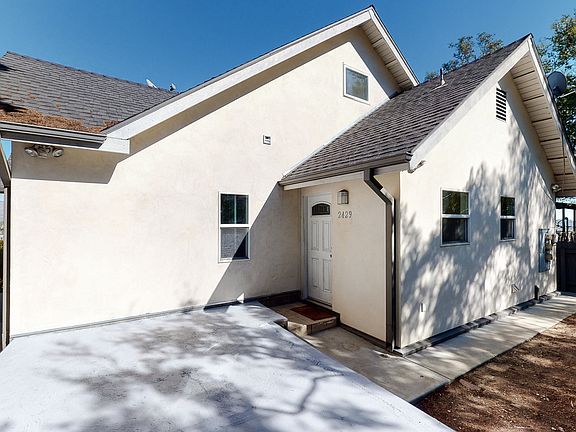 4th image of 2429 Echo Park Ave