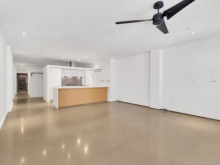 53 Hastings St W #604 — Photo 8