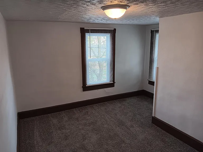 12 Monroe Ave — Photo 11