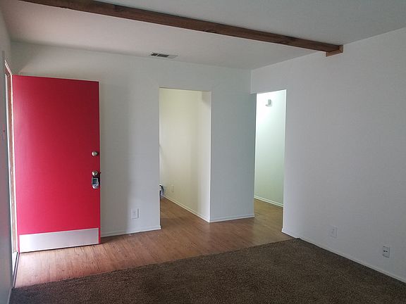 3rd image of 1627 Hawthorne Ln
