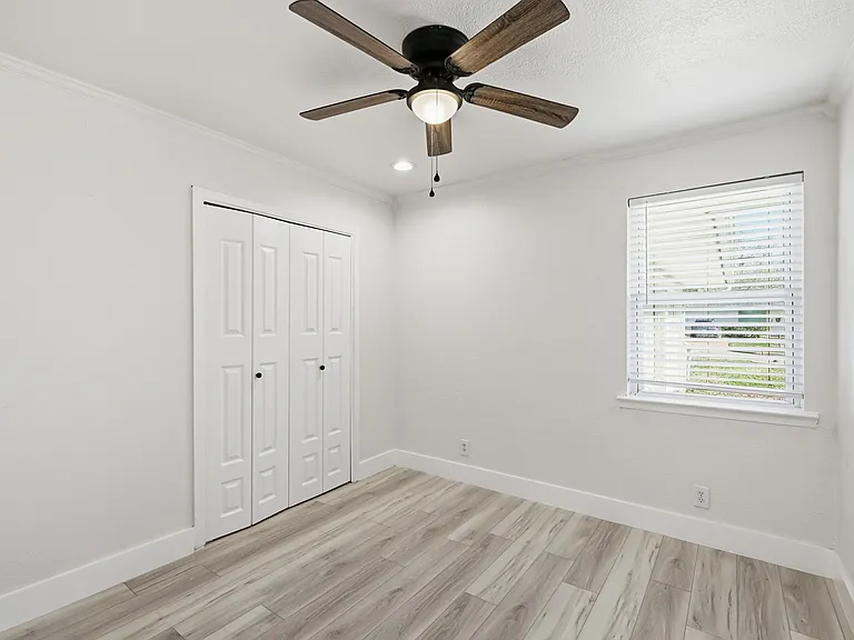 1002 Mardi Gras Ln — Photo 5