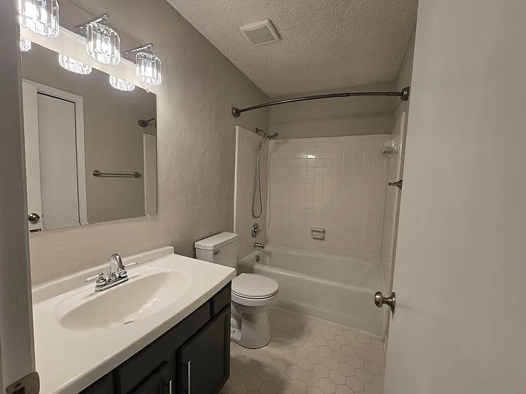 5837 Shady Grove Cir — Photo 11