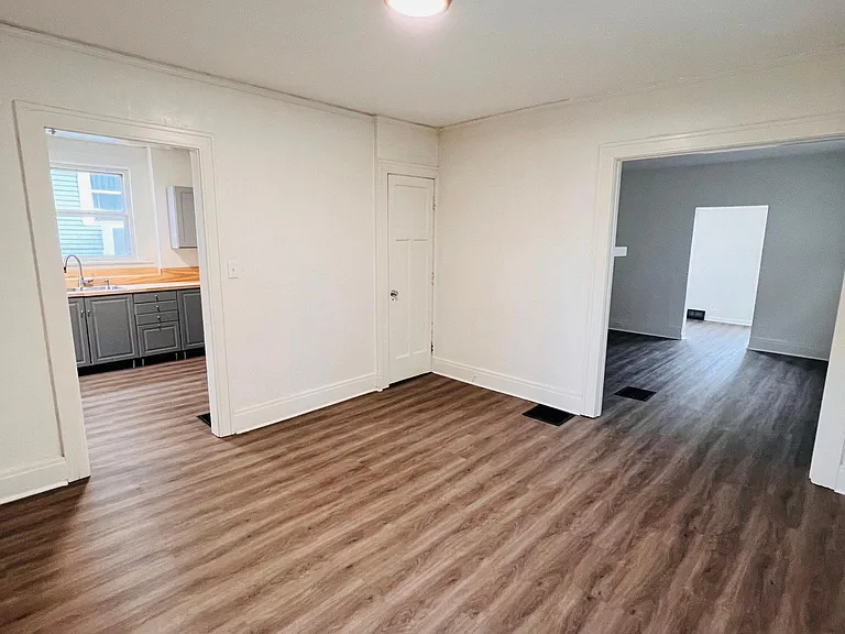 1127 Vernon Dr — Photo 7