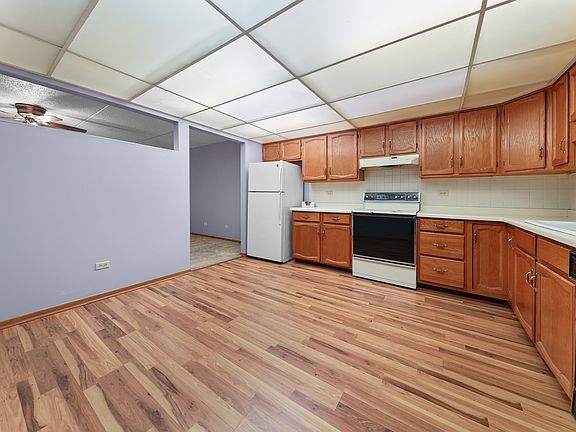 4th image of 100 Green Acres Dr APT 2