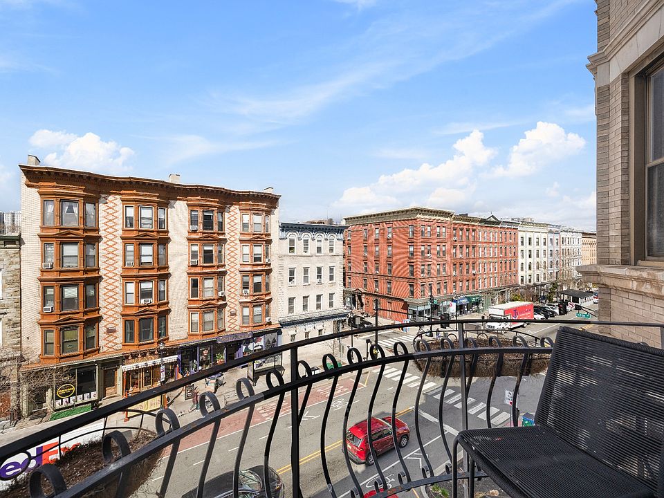 1st image of 1125 Washington St #7