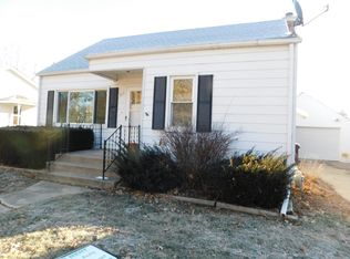 313 S 8th St, Oregon, IL 61061