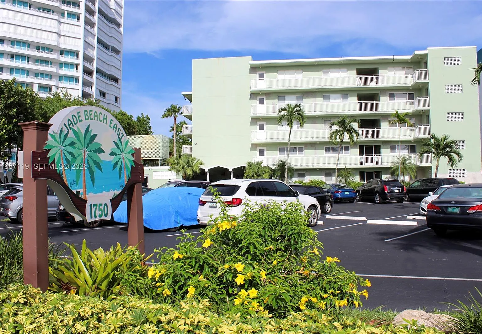 Jade Beach Villas Condo — Photo 3