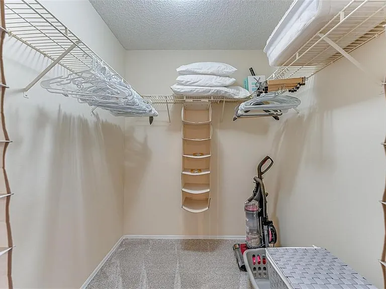 923 Sandpiper Cir #923 — Photo 17