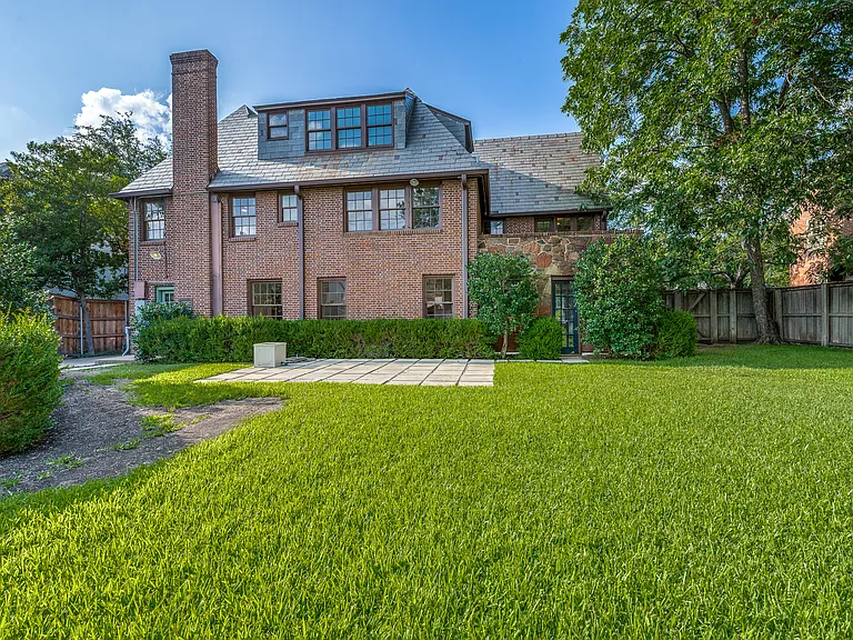 4329 Lorraine Ave — Photo 24