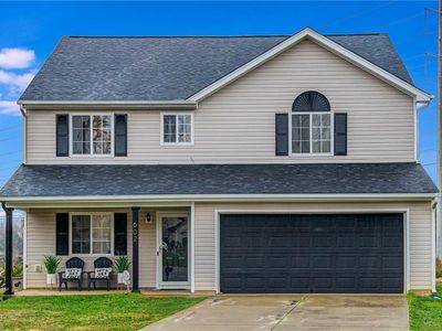 602 Waterpoint Ct, Browns Summit, NC, 27214