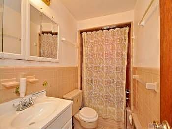 3rd image of 9315 213th St