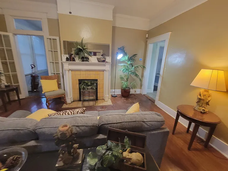 311 E 37th St #1 — Photo 5