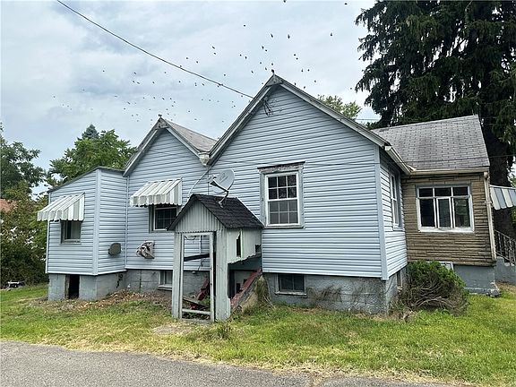 2nd image of 1034 Logan Rd