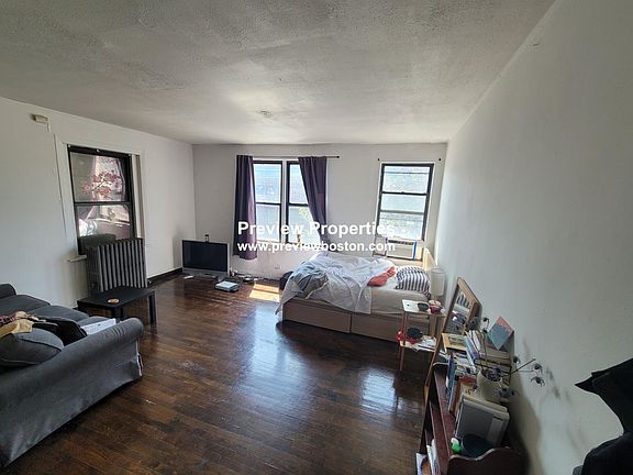 3rd image of 153 Brighton Ave #18G