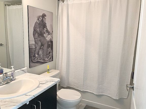 5th image of 7 Applewood Ln #216