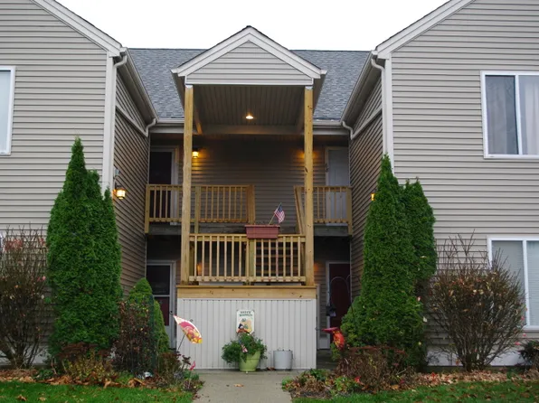 65 Falcon Ridge Way N, Hamburg, NJ 07419