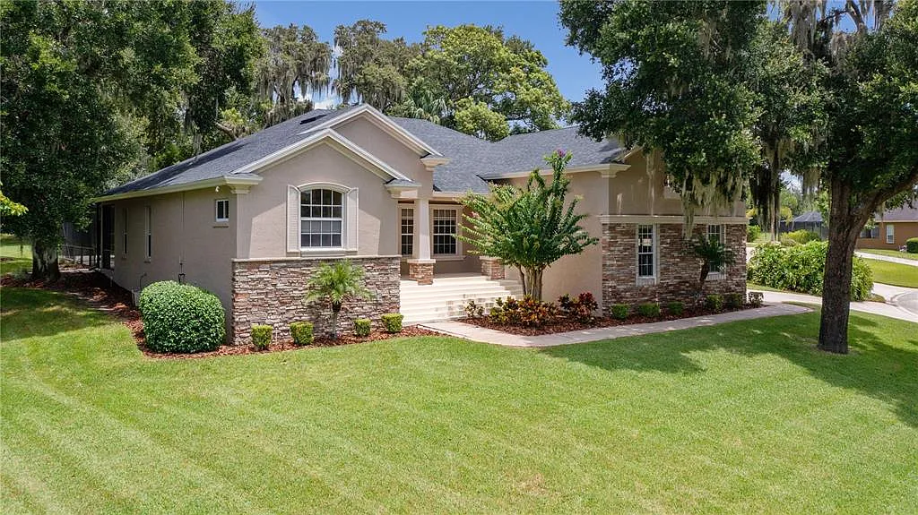 5 bed, 4.0 bath, 3627 sqft, $4,400 — Photo 2