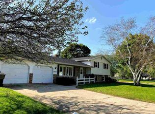 1305 S 13th St, Prairie Du Chien, WI 53821