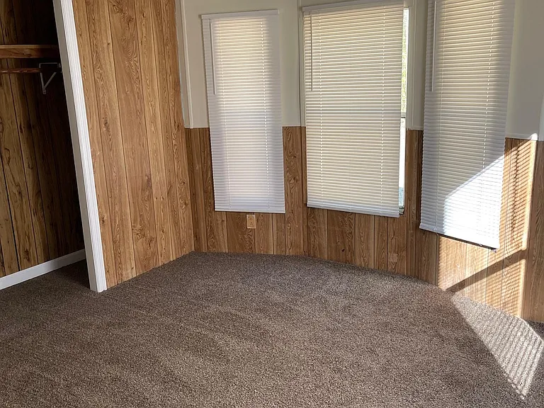 1018 Aaron Ln — Photo 14