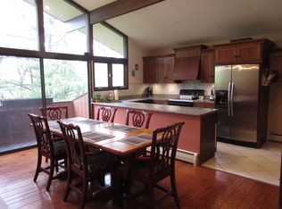 4 Hillside Rd, Kinnelon, NJ 07405