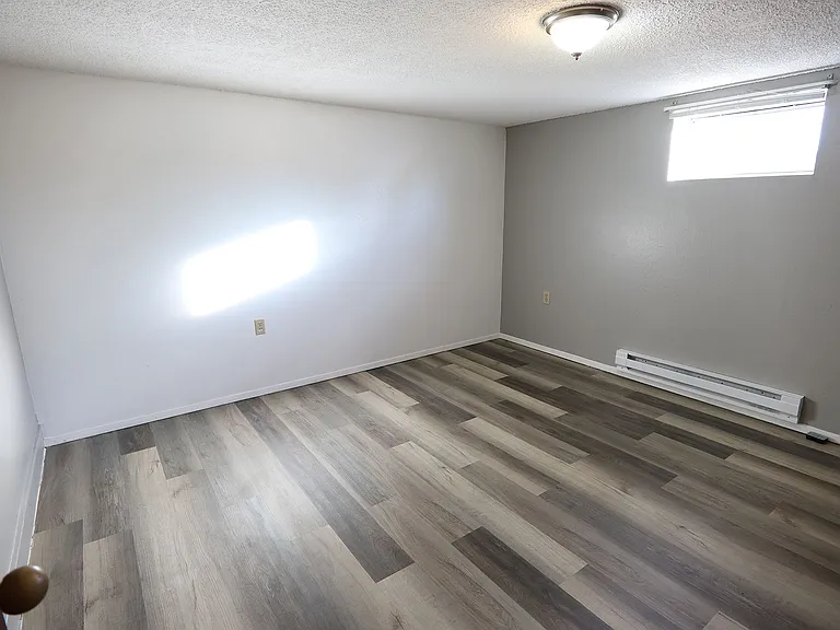 713 Halbert St — Photo 15